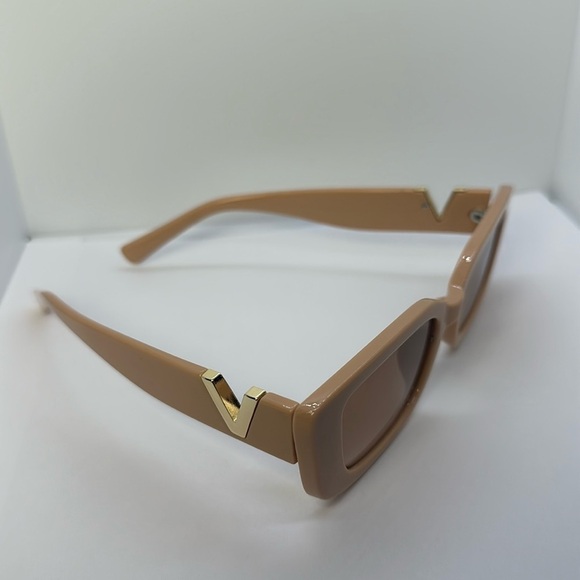 Chic  Retro Nude Square Sunglasses Gold V Detail UV Protection Trendy Shades main image 6